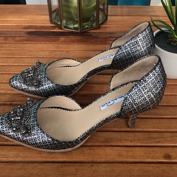 Oscar De La Renta Embellished Heels - Picture 2 of 6